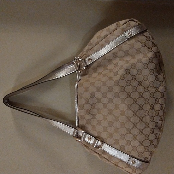 Gucci Abbey Shoulder bag GGCanvas Medium. - Picture 1 of 10